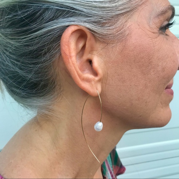 ⚪️ Elegant Freshwater Pearl Earrings ⚪️ - Picture 7 of 9